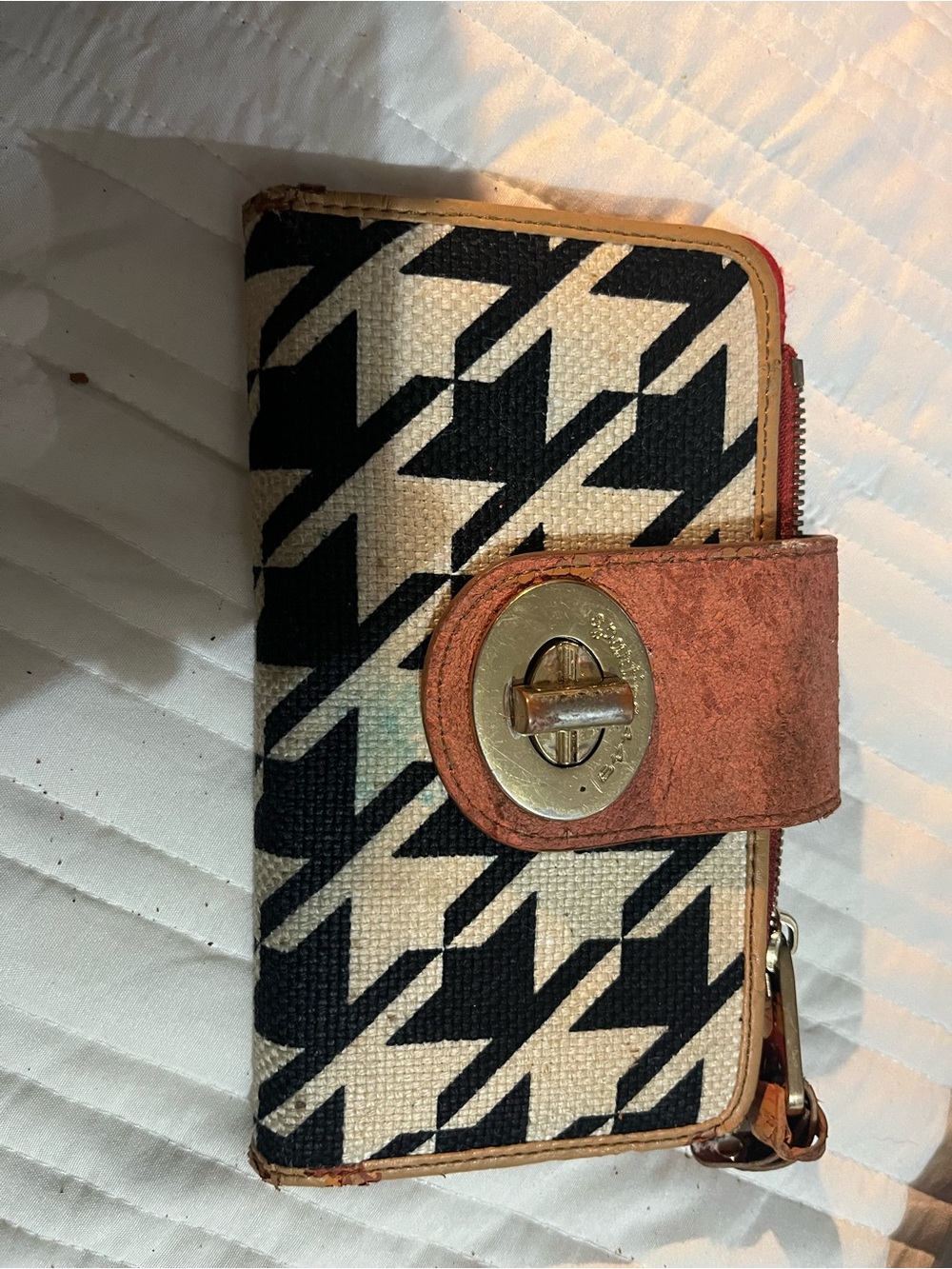 Spartina 449 Black & Cream Houndstooth Turn-Lock Wallet with Tan Strap